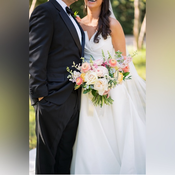 Alyne by Rita Vinieris Camila Wedding Gown - Picture 4 of 6